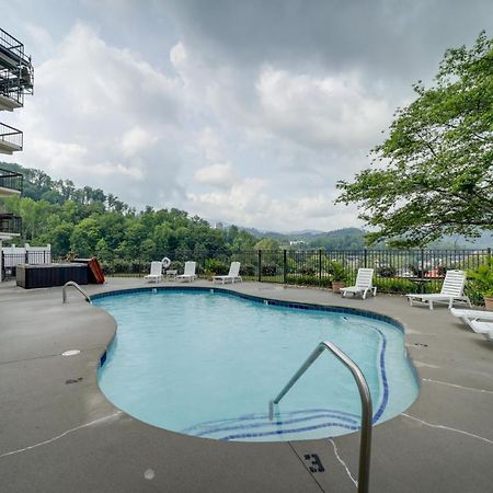 Stylish Gatlinburg Condo With Pool Walk Downtown! Kültér fotó