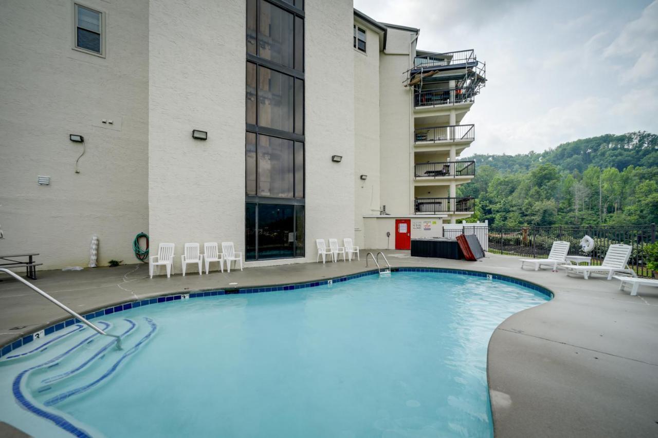 Stylish Gatlinburg Condo With Pool Walk Downtown! Kültér fotó